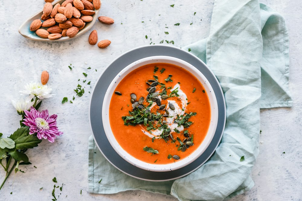 Creamy tomato soup with grilled cheese